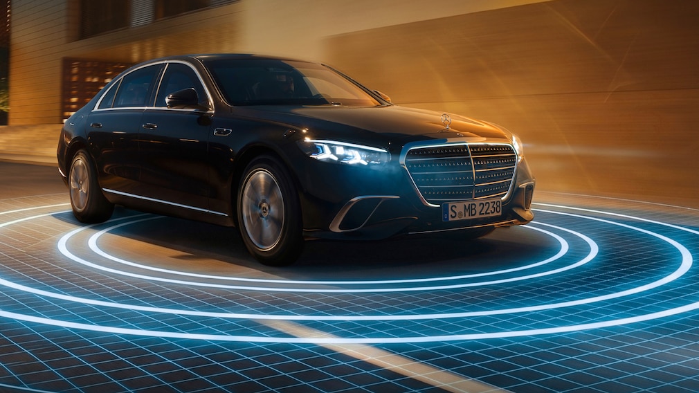 Mercedes-Benz treibt die Digitalisierung der Verkehrsinfrastruktur voran: Fahrzeugdaten für sicherere und effizientere Mobilität Mercedes-Benz advances the digitalisation of transport infrastructure with vehicle data for safer and more efficient mobilit