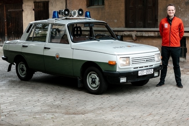 Wartburg 353 W der DDR-Volkspolizei mit AUTO BILD-Redakteur