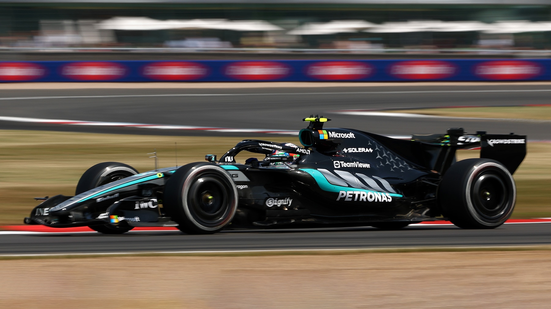 Mercedes-darf-nach-Batterie-Wahn-im-Sprintrennen-jubeln