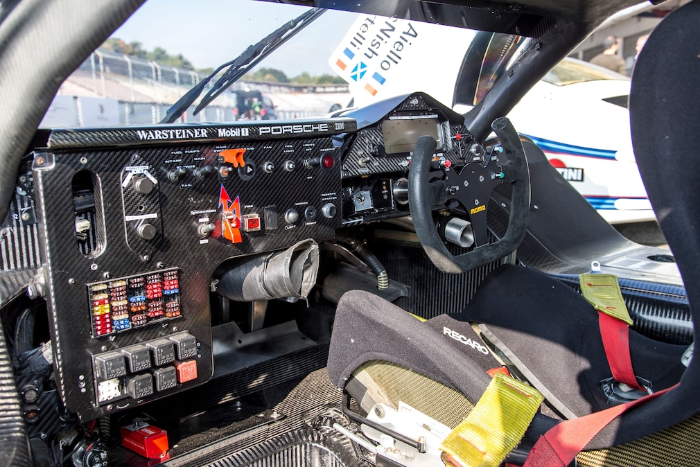 Cockpit des Porsche 911 GT1 '98