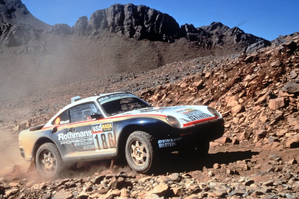 Die Gesamtsieger der Rallye Paris-Dakar 1986: René Metge und Dominique Lemoyne im Porsche 959 Paris-Dakar