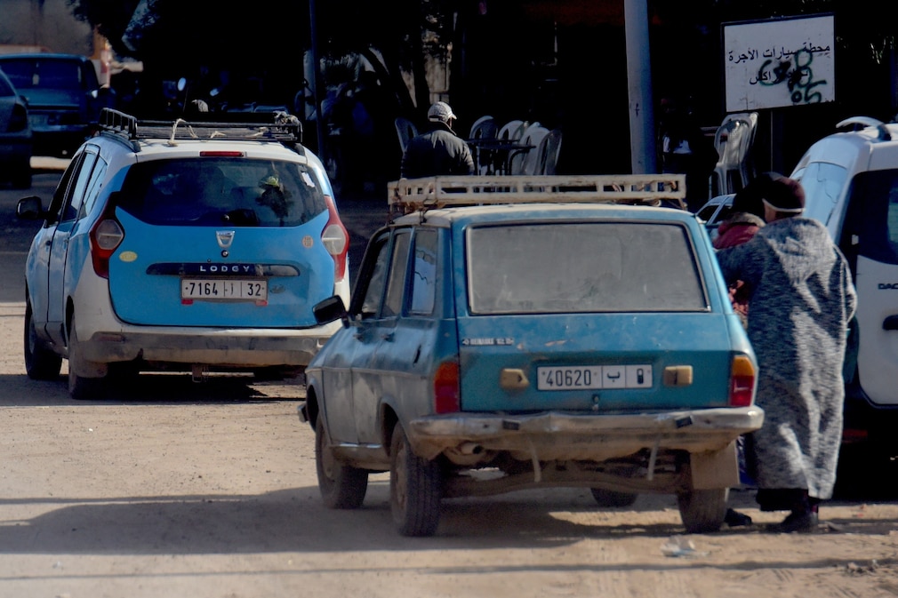 Renault 12 / R12 Break Kombi stehend von hinten in Marokko