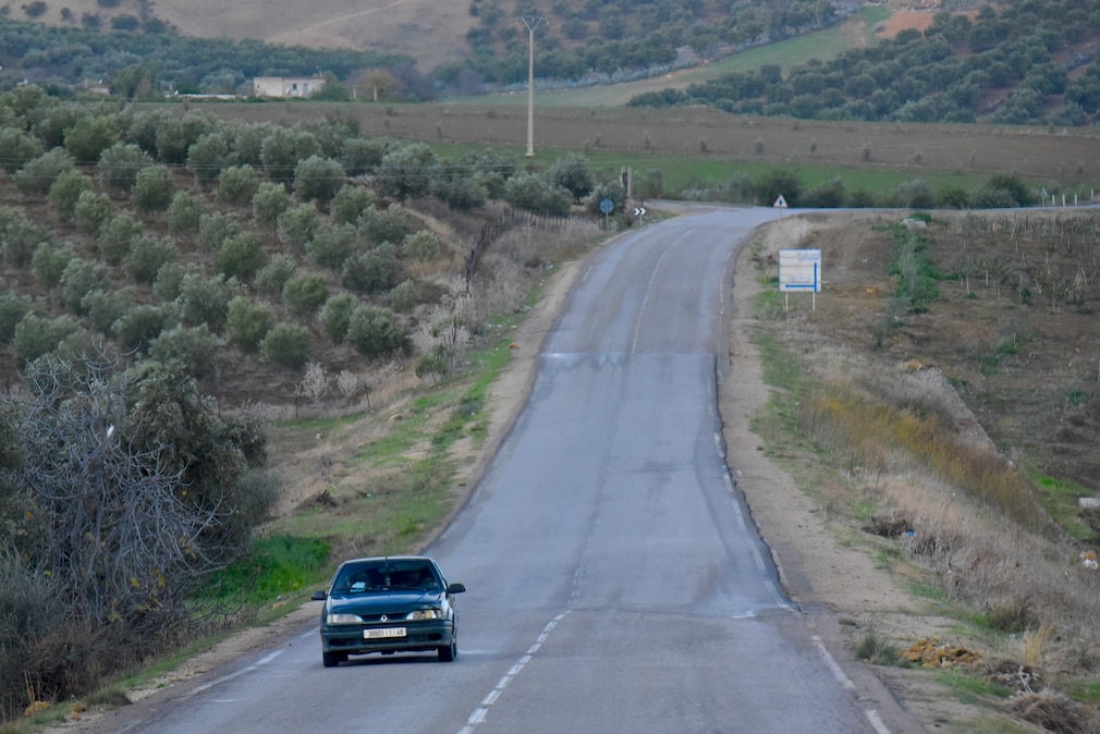Renault 19 / R19 fahrend von vorn in Marokko