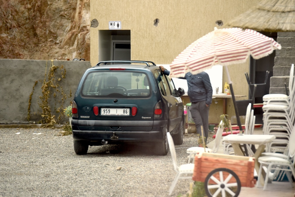 Renault Espace III stehend von hinten in Marokko