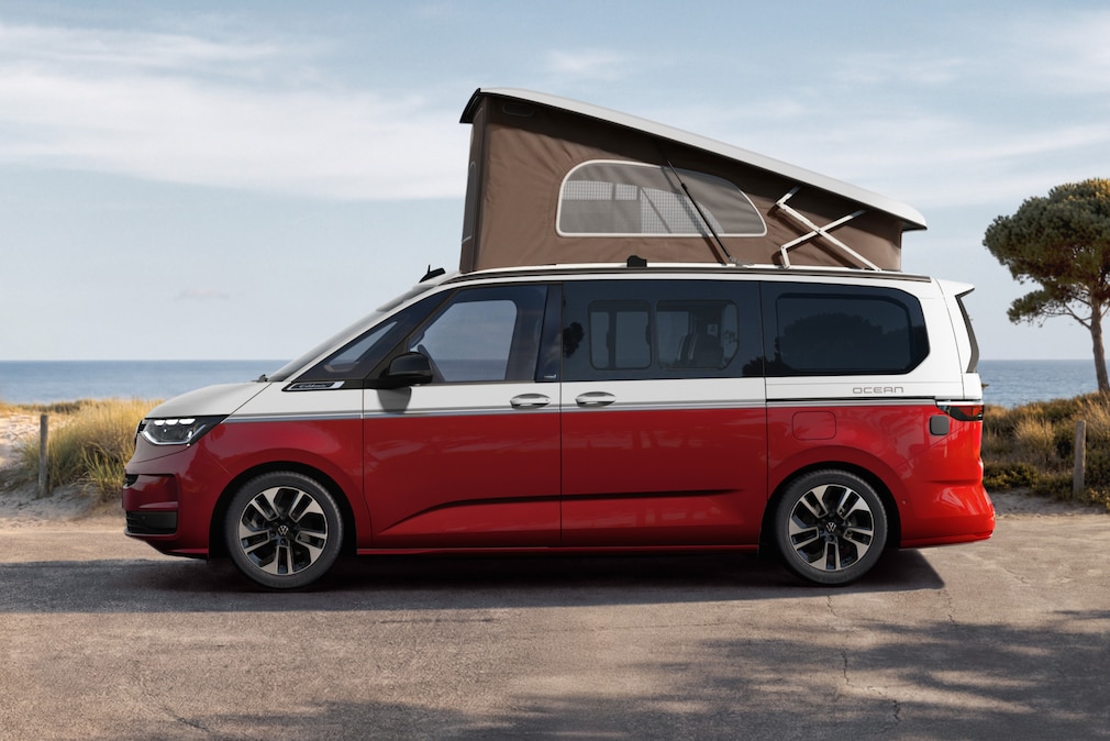 VW California Ocean Sondermodell "Generation" im Profil am Strand