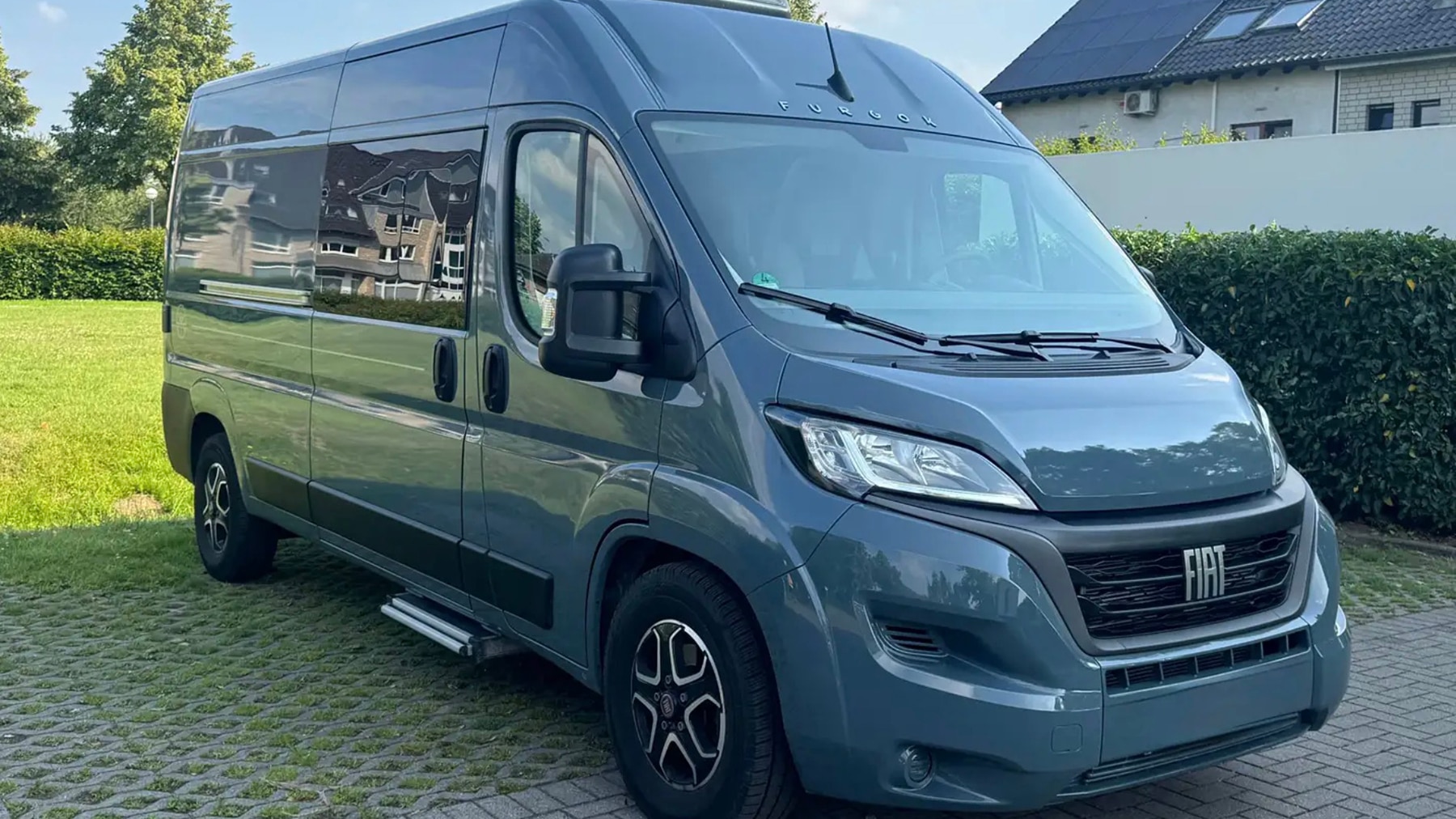 Fast-neuer-Camper-mit-Diesel-und-Automatik-zu-verkaufen