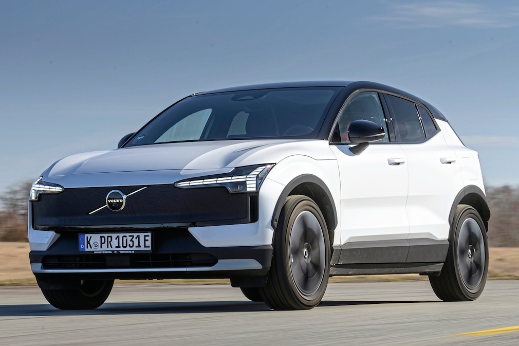 Volvo EX30 Cross Country P8 AWD