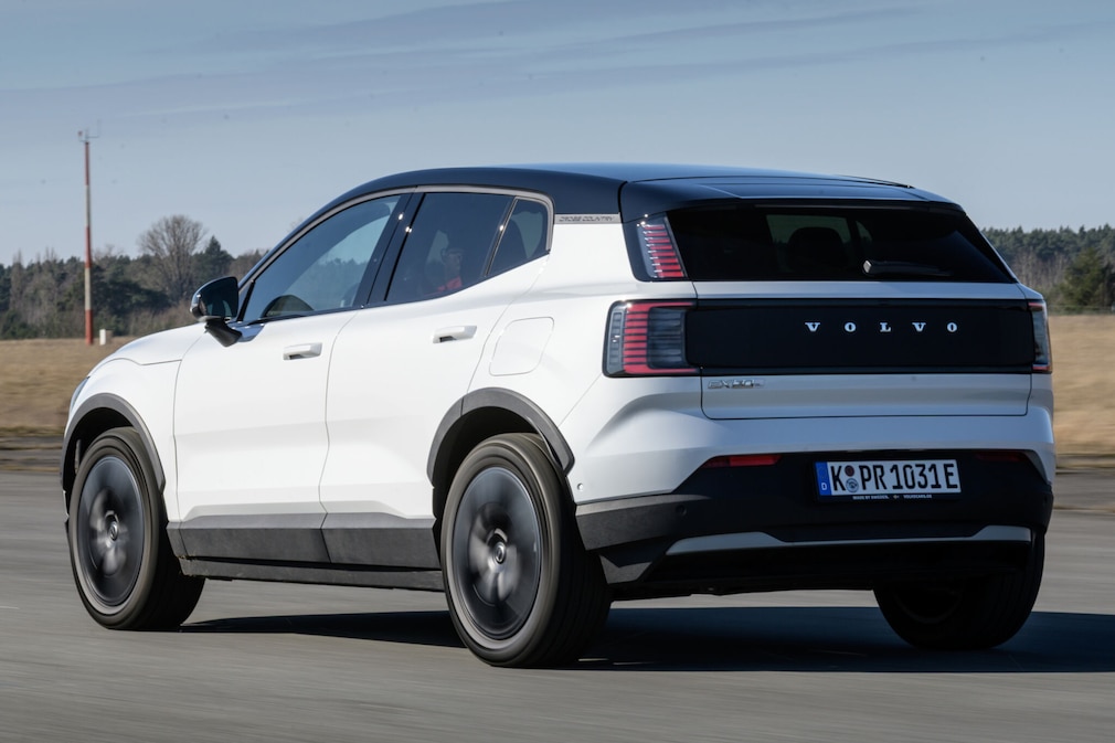 Volvo EX30 Cross Country P8 AWD