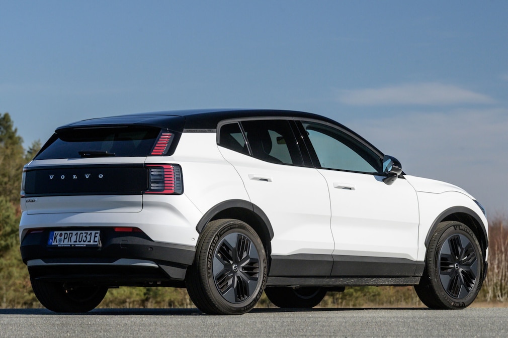 Volvo EX30 Cross Country P8 AWD