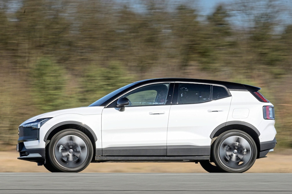 Volvo EX30 Cross Country P8 AWD