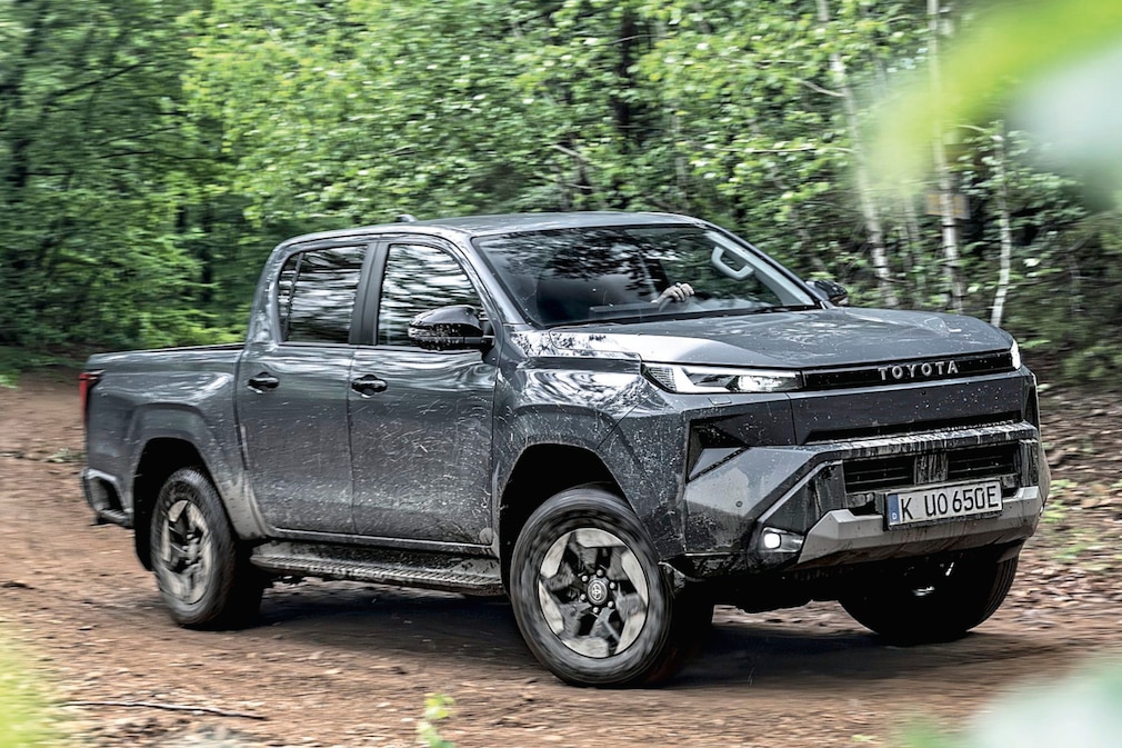 Toyota Hilux BEV