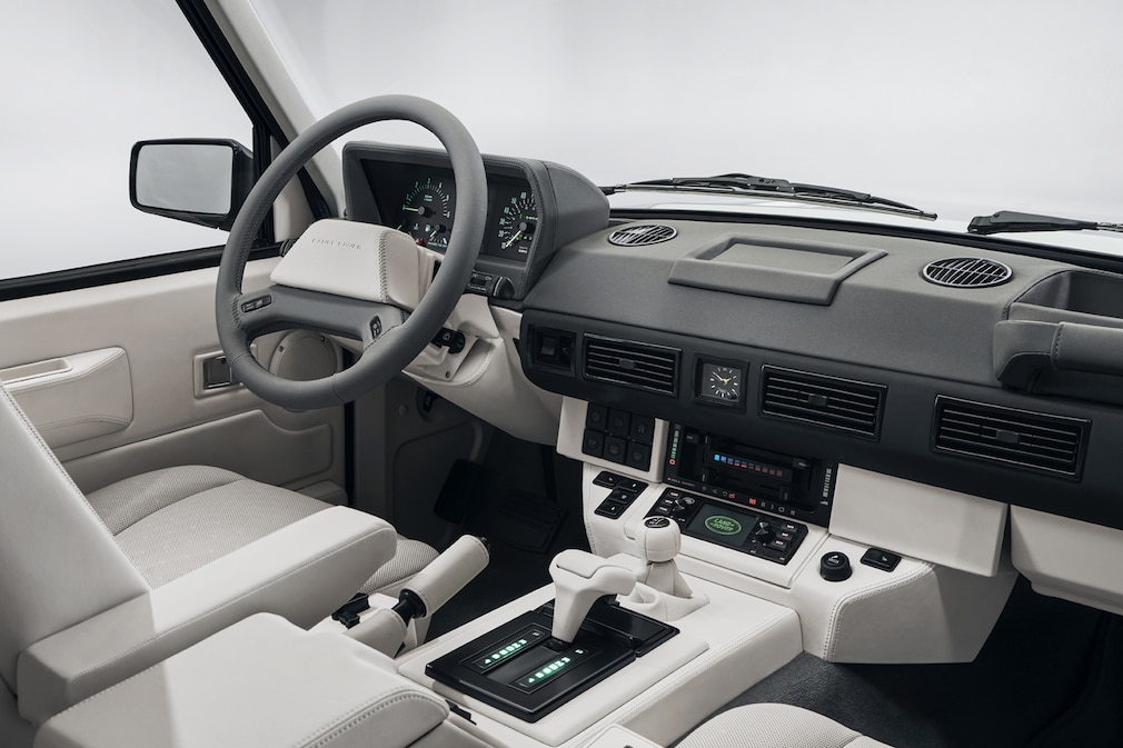 Cockpit des Range Rover Classic Restomod