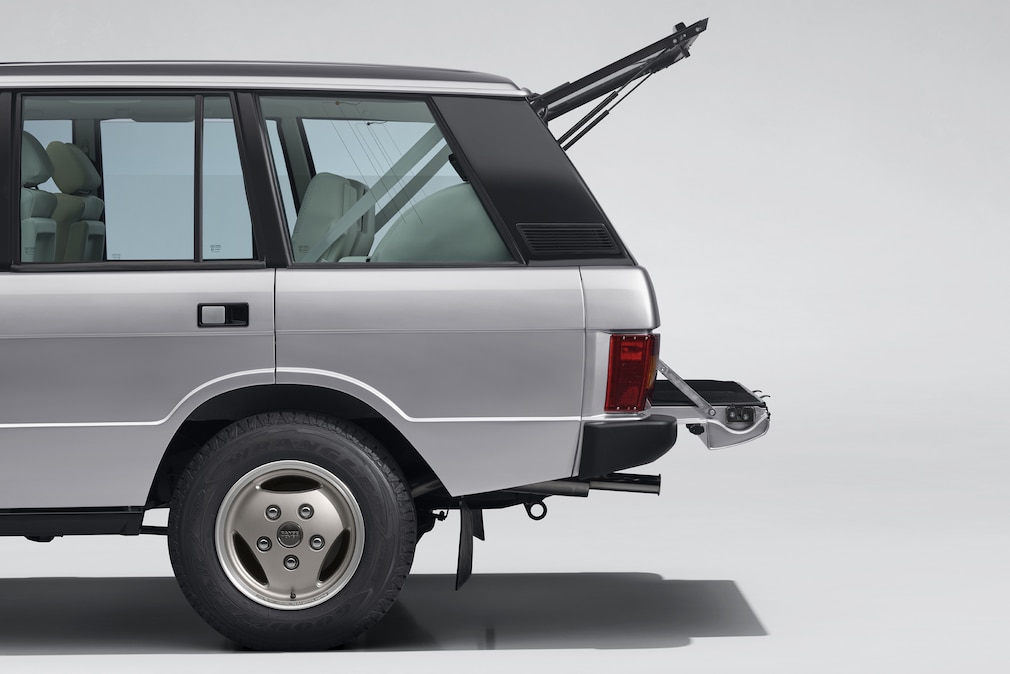 Range Rover Classic Restomod, Studiofoto, geteilte Heckklappe
