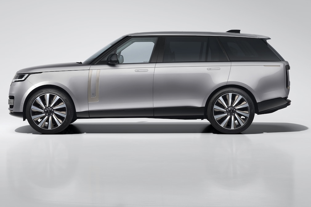 Studiofoto: Range Rover SV Ultra stehend von der Seite