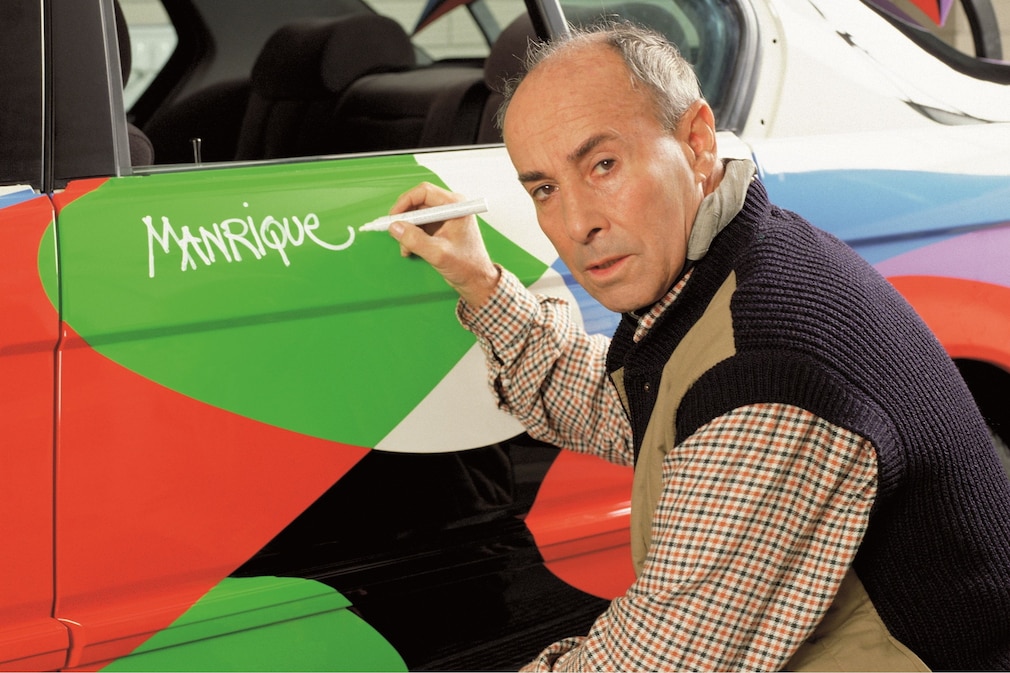 César Manrique signiert sein BMW Art Car BMW 730i
