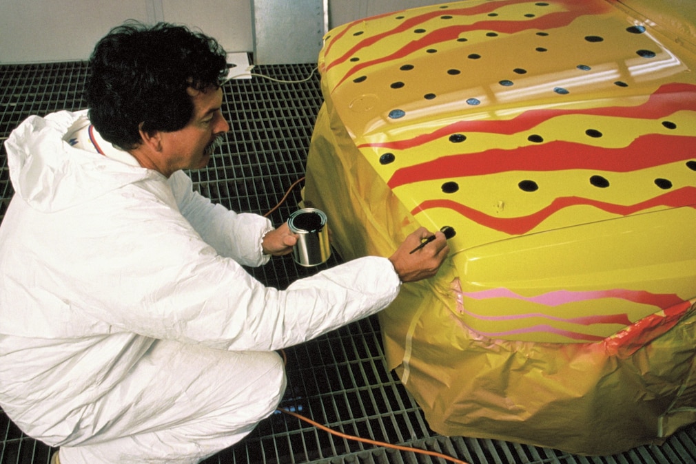 Ken Done am BMW Art Car BMW M3 Gruppe A