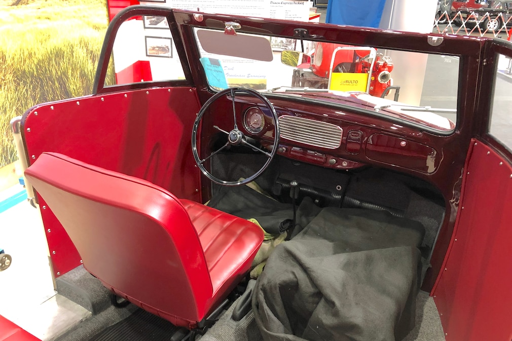 Cockpit des VW Käfer Dünen-Express