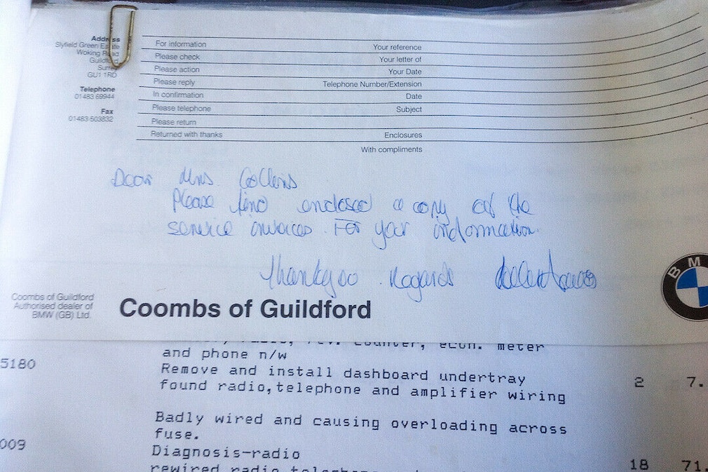 Reparaturrechnung an Phil Collins' Firma mit handschriftlicher Notiz