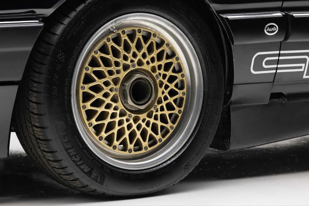 Vorderrad des Audi 5000 CS Turbo quattro Rekordwagens