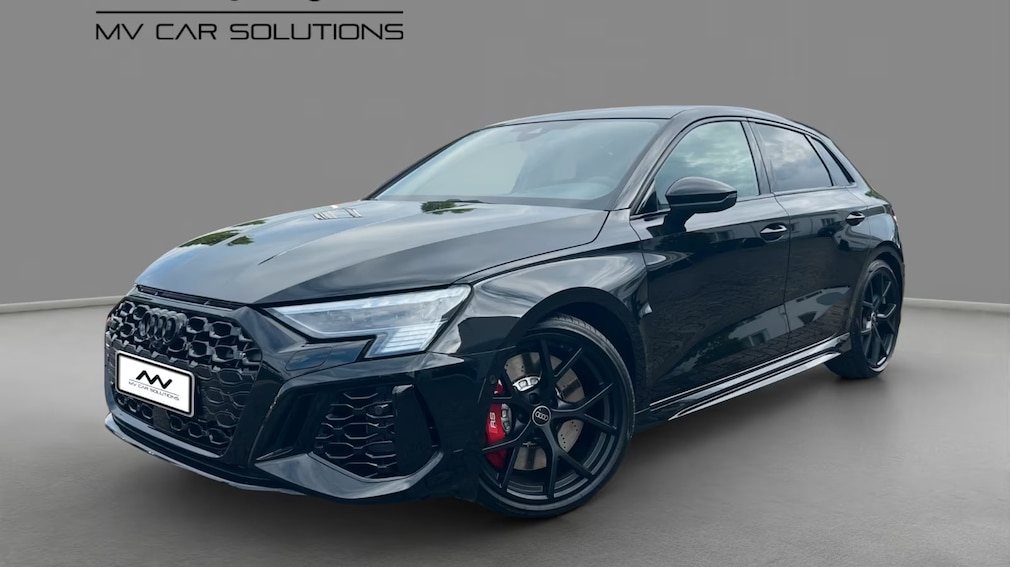 So gut wie neu: Sportlicher Kompakter 23.000 Euro günstiger