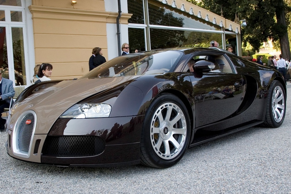 Bugatti Veyron 16.4 Fbg par Hermès stehend schräg von vorn