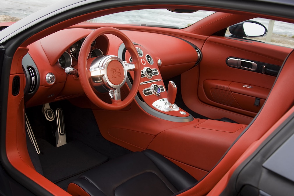 Cockpit des Bugatti Veyron 16.4 Fbg par Hermès
