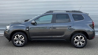 Junger Dacia Duster Journey mit 141 PS zum Kampfpreis