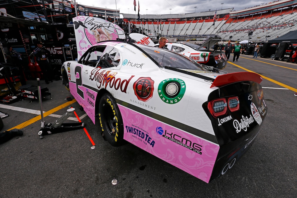 Chevrolet Camaro NASCAR-Rennwagen in der Box