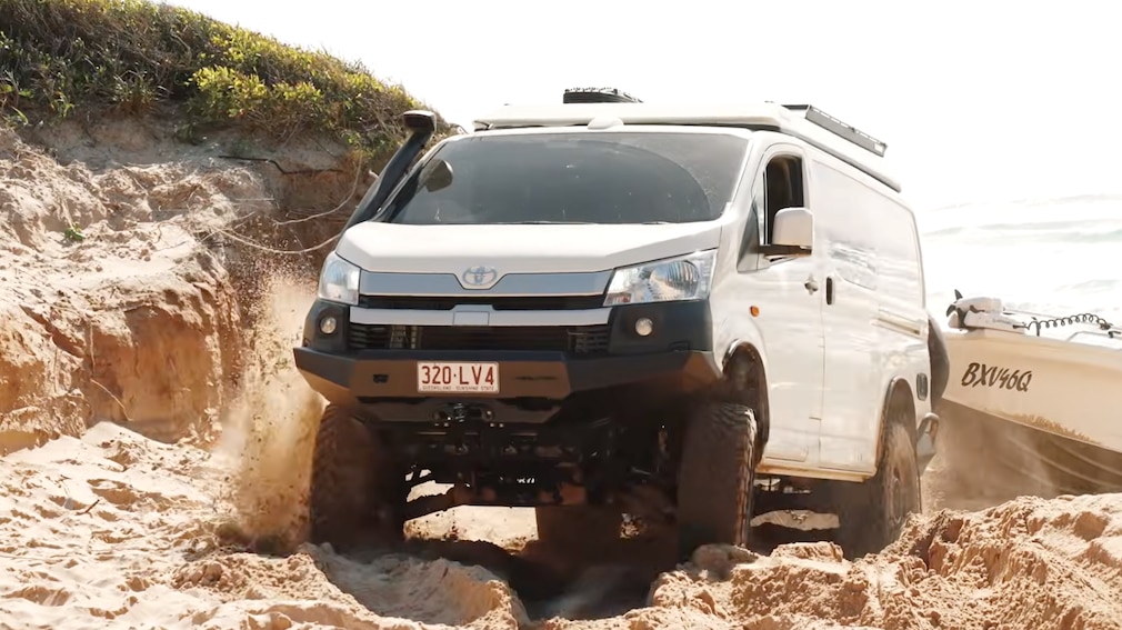 Toyota HiAce 4x4 von Headspace Campers
