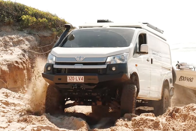 Toyota HiAce 4x4 von Headspace Campers