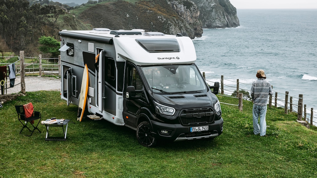 Platz für Bikes, Boards und Ski: Neue Sunlight-Camper