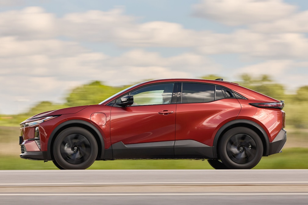 Toyota C-HR+