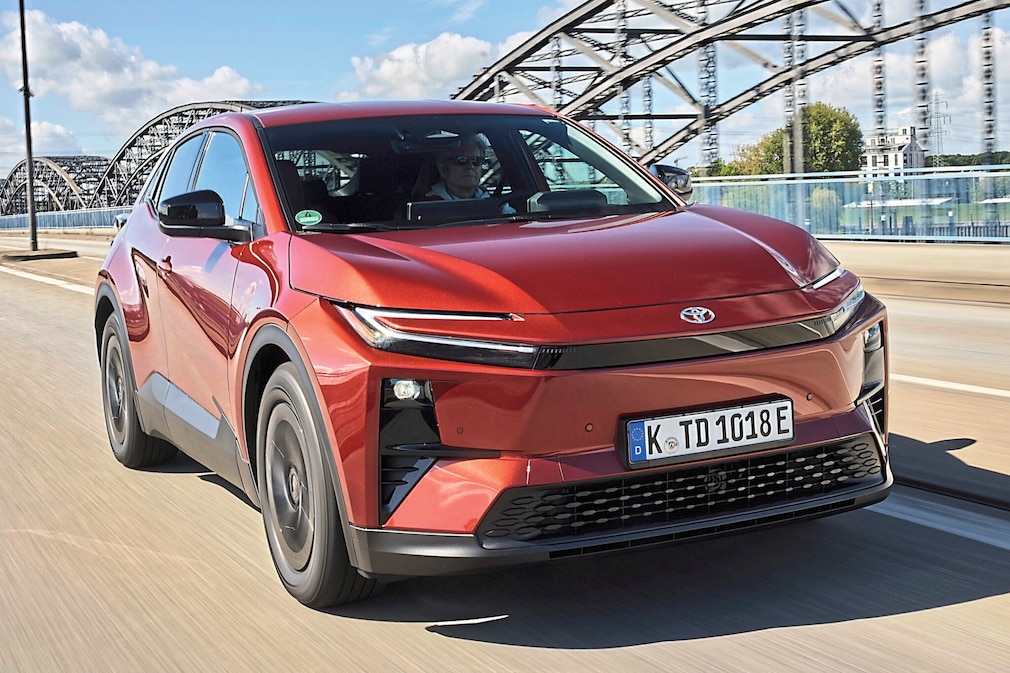 Toyota C-HR+