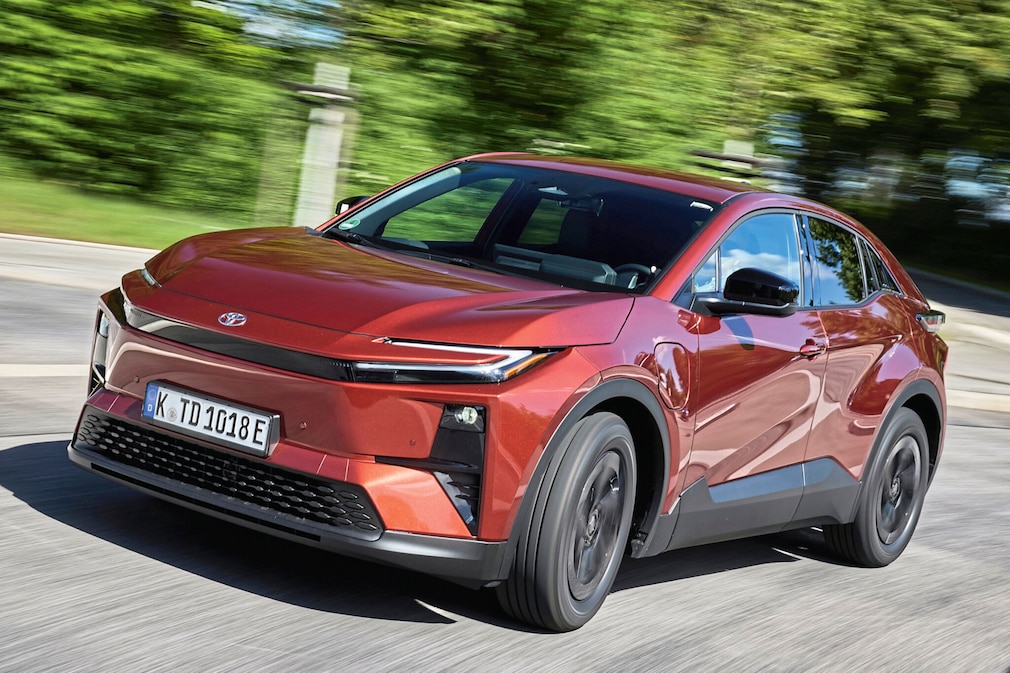 Toyota C-HR+