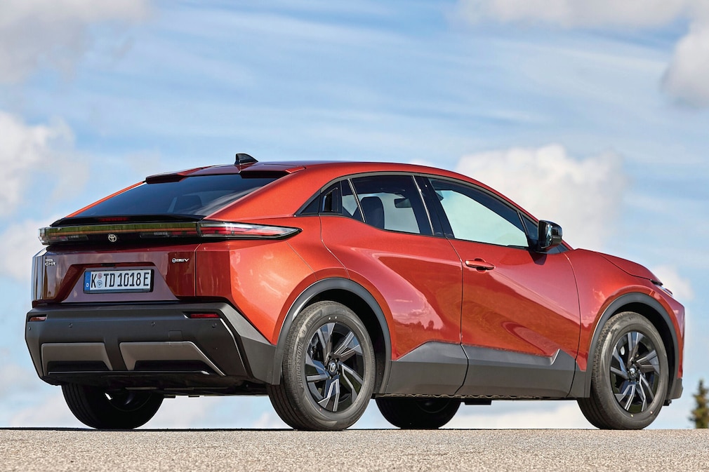 Toyota C-HR+