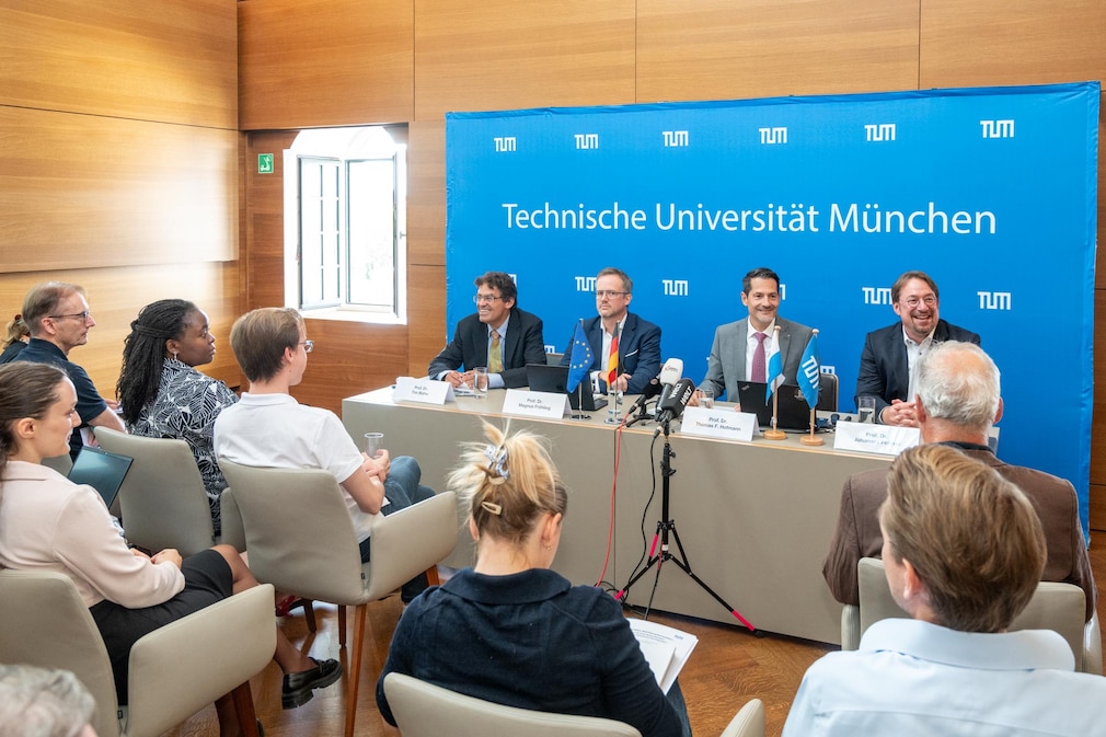 Pressekonferenz der TU München zur Studie Defossilization, Not Decarbonization: Toward a Life Cycle-Based Standard for Automotive Greenhouse Gas Regulation