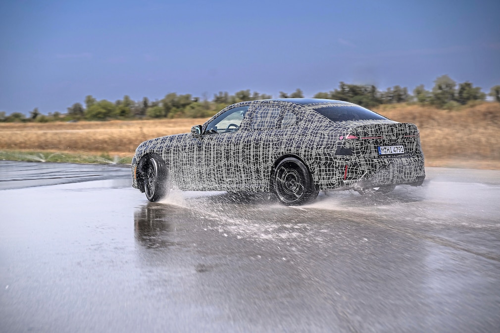 BMW M350 xDrive Prototyp