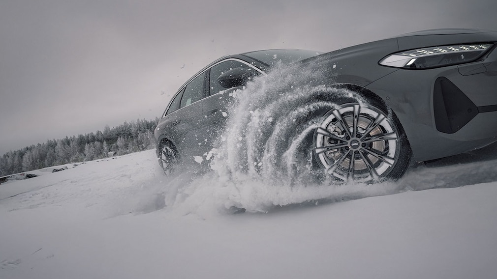 Das Dreizonen-Profil unterstützt Grip auf Schnee sowie Fahrstabilität bei wechselnden Winterbedingungen.
