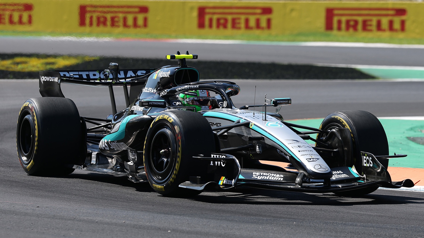 Image accompanying Auto Bild coverage of Mercedes and Kimi Antonelli in Monza.