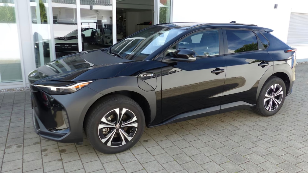 Jetzt nur noch 29.990 Euro! Toyota-E-SUV mit heftigem Preissturz