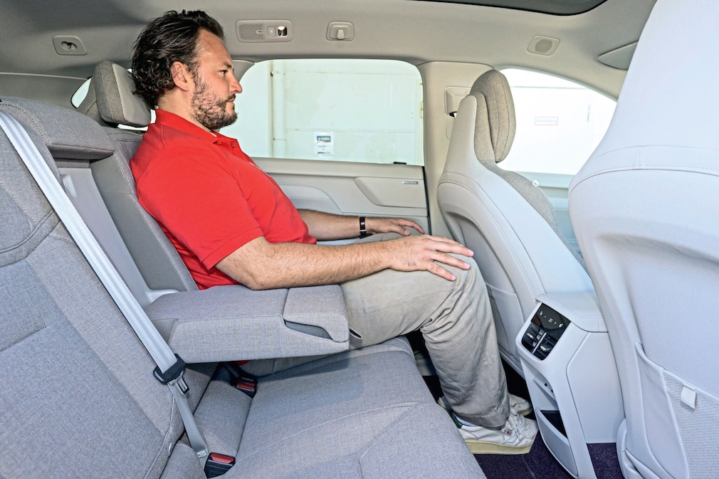 Volvo EX60 P10 AWD electric