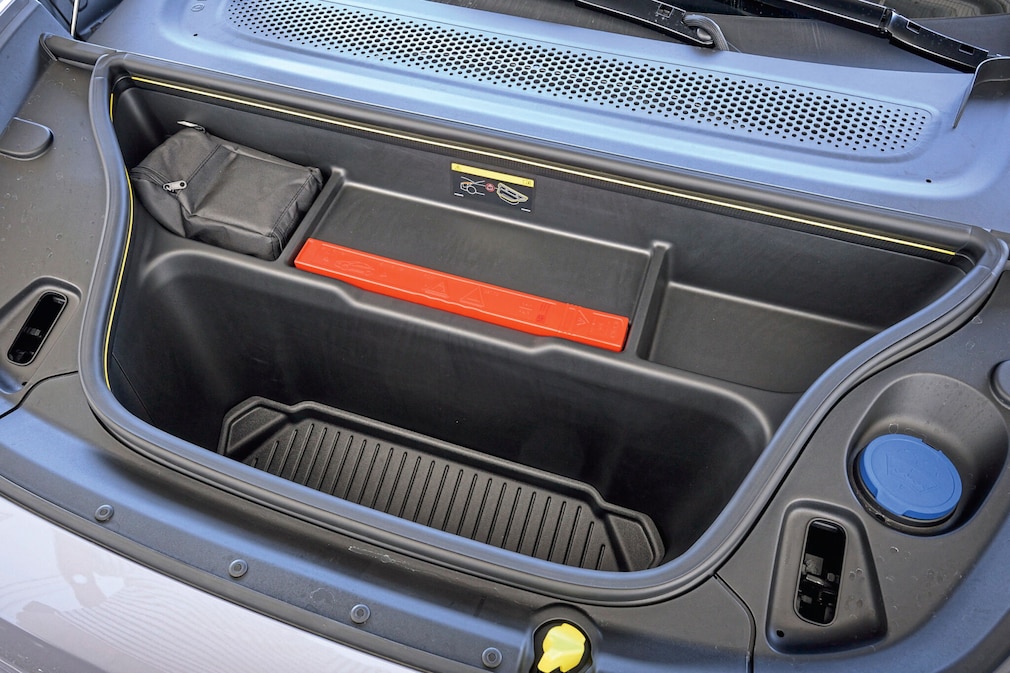 Volvo EX60 P10 AWD electric
