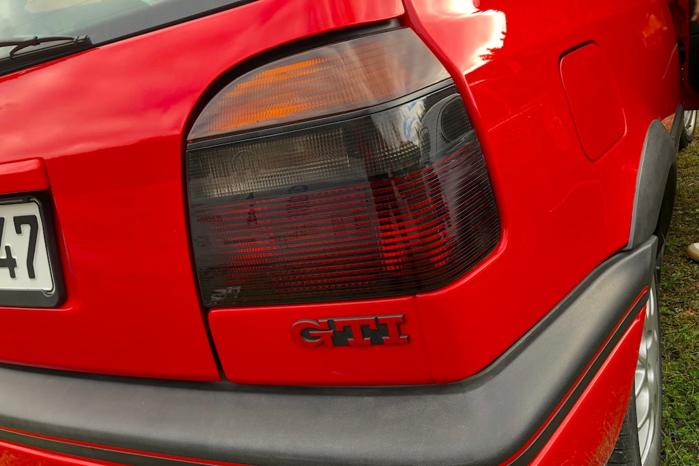 Rücklicht und GTI-Logo am VW Golf 3 GTI