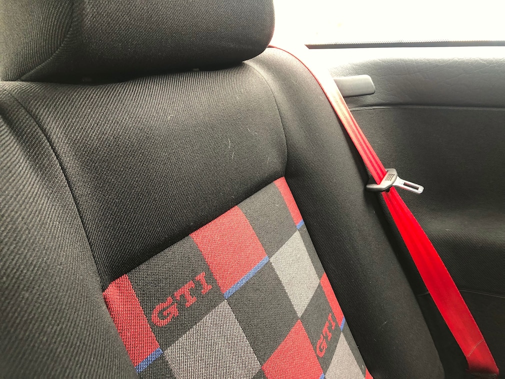 Rücksitz-Detail aus dem VW Golf 3 GTI