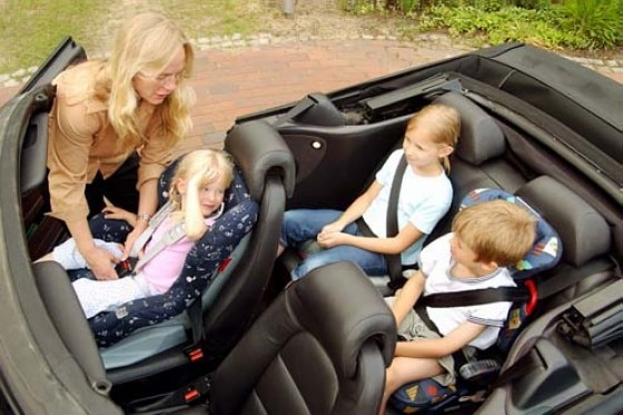 Mängel bei Auto-Kindersitzen