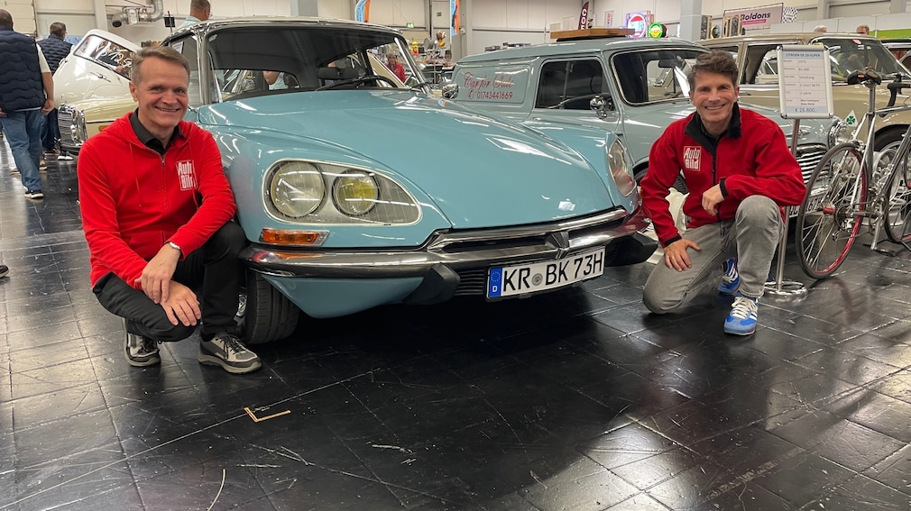 AUTO BILD-Redakteure Frank B. Meyer und Matthias Brügge am Citroen D Super