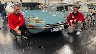 AUTO BILD-Redakteure Frank B. Meyer und Matthias Brügge am Citroen D Super