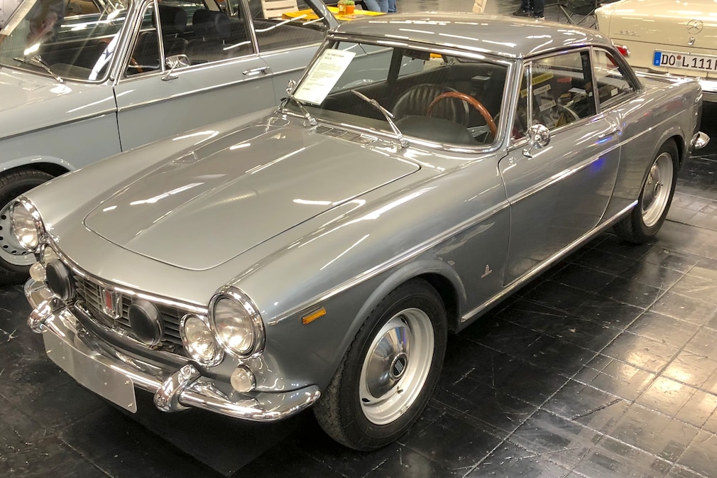 Fiat 1600 S Pininfarina Coupé OSCA stehend schräg von vorn