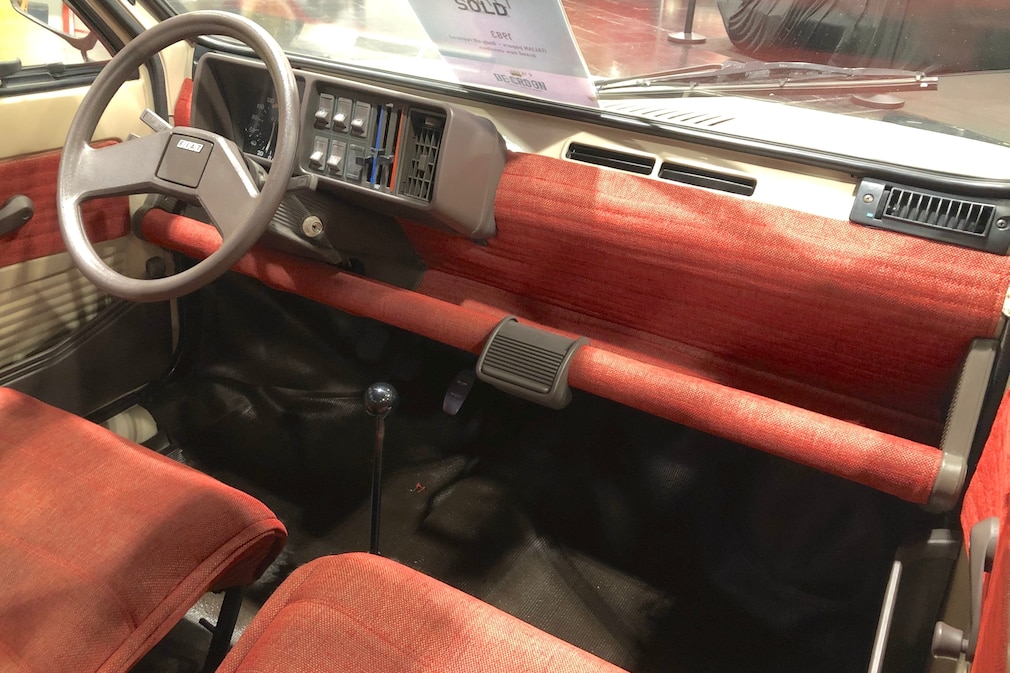 Cockpit des des Fiat Panda 30 auf dem Techno Classica Salon Dortmund 2026