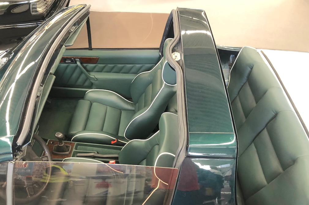 Innenraum des Mercedes 190 E SGS Cityfun auf dem Techno Classica Salon Dortmund 2026
